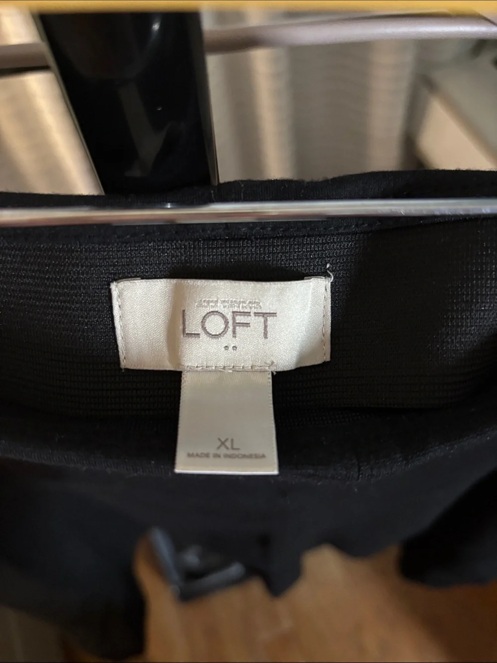 LOFT sleek black